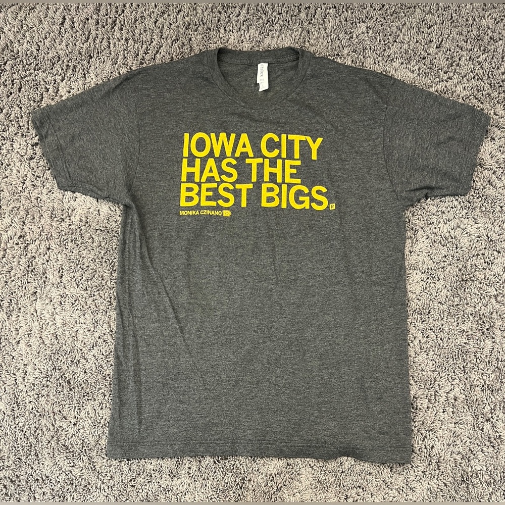 Iowa Hawkeyes Women’s Basketball Monica Czinano Shirt RayGun Men’s Size Large